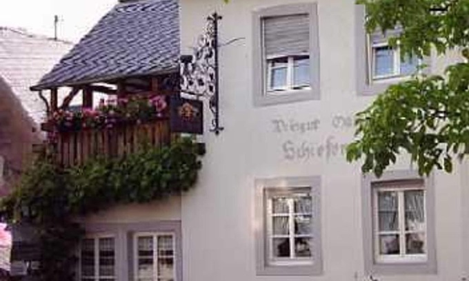 Schleich Bed & Breakfast | Double room with shower/WC - Wein- und Gästehaus Schiefergold
