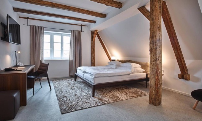 Apetlon House | Double room with shower, WC - Residence Velich