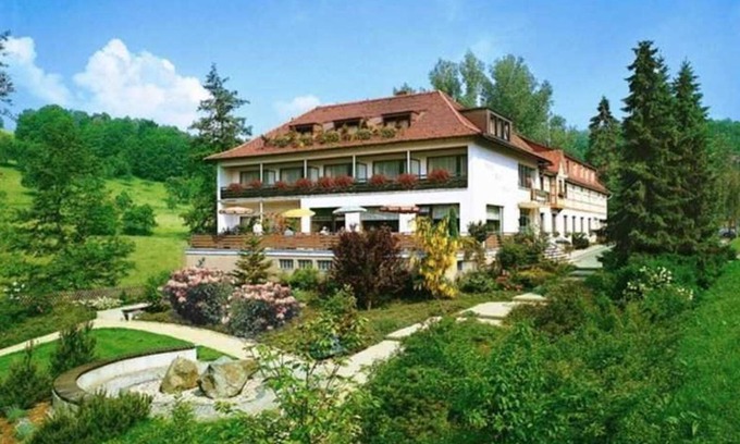 Lindenfels Hotel | Double room with south balcony 06 - Odenwald star hotel Wiesengrund