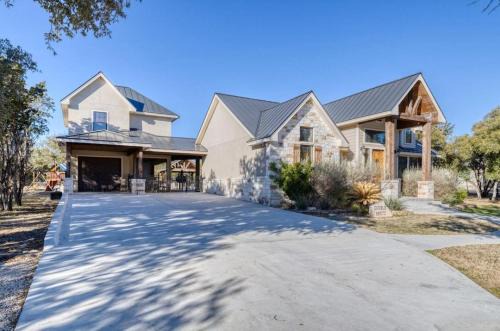 Sabinal House | Double Shotz