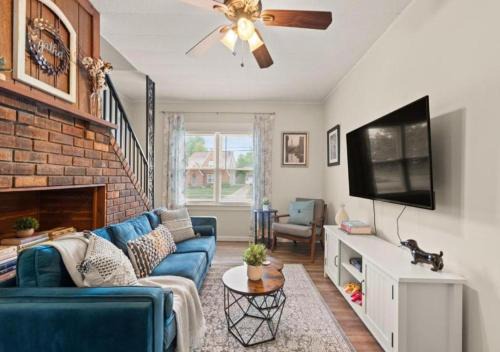 Kamm's Corners House | Double the Space for Large Groups Entire Duplex