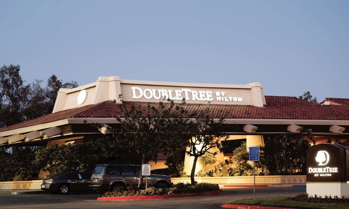 Bakersfield Hotel | DoubleTree by Hilton Bakersfield
