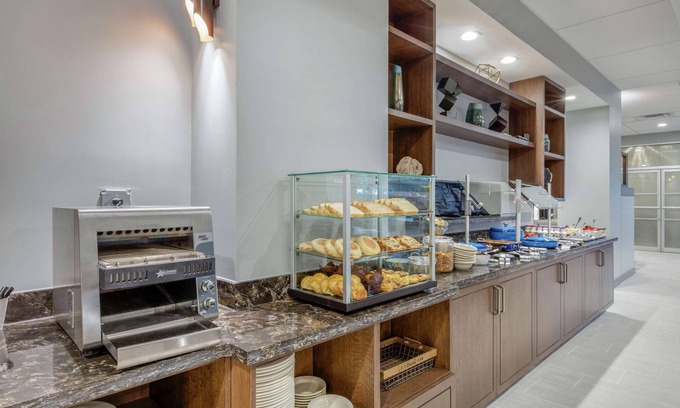 Crestline Heights Hotel | DoubleTree by Hilton Birmingham Perimeter Park