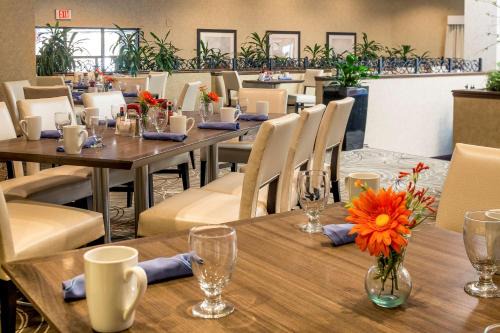 Milford Hotel | DoubleTree by Hilton Boston-Milford