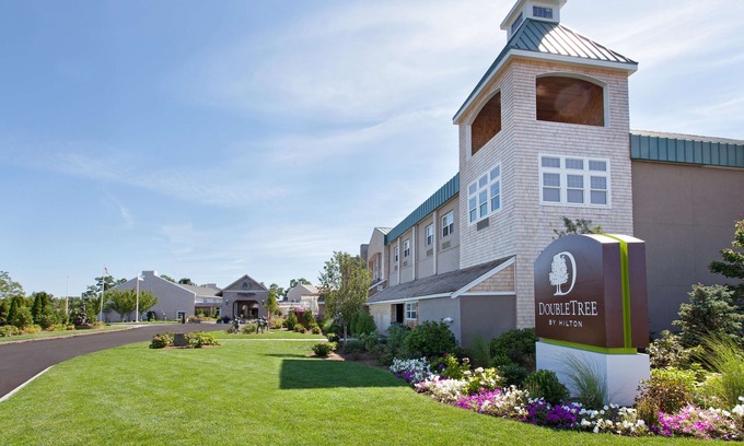 Hyannis Hotel | DoubleTree by Hilton Cape Cod - Hyannis