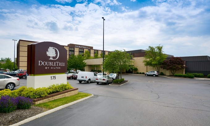 Crosswoods Hotel | DoubleTree by Hilton Columbus/Worthington