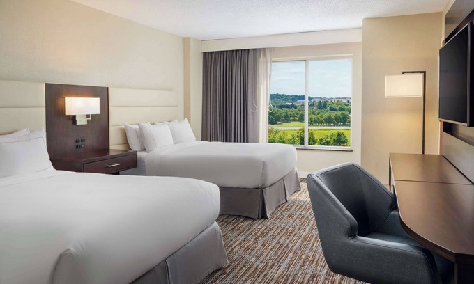 Greensboro Hotel | DoubleTree by Hilton Greensboro