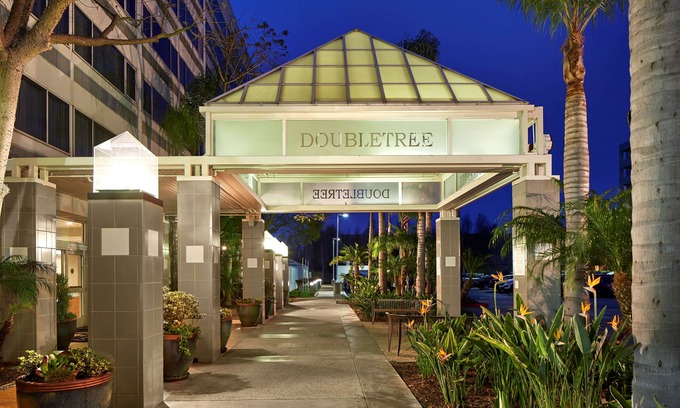 El Segundo Hotel | DoubleTree by Hilton LAX - El Segundo
