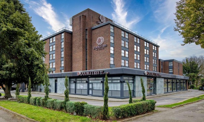 Ealing Common Hotel | DoubleTree by Hilton London Ealing