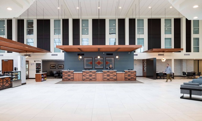 Madison Hotel | DoubleTree by Hilton Madison East