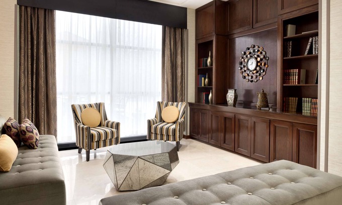 Brookfield Hotel | DoubleTree by Hilton Milwaukee - Brookfield