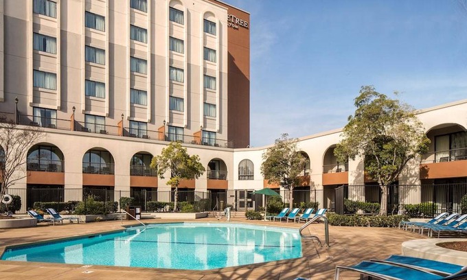 Newark Hotel | Doubletree by Hilton Newark - Fremont