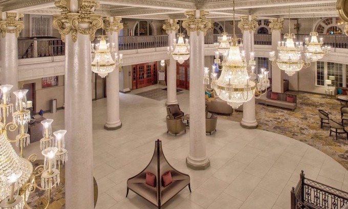 Utica Hotel | DoubleTree by Hilton Hotel Utica