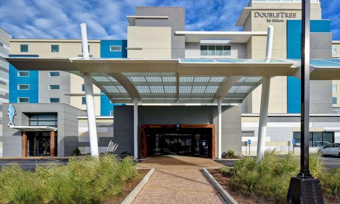 Northeast Virginia Beach Hotel | DoubleTree by Hilton Oceanfront Virginia Beach