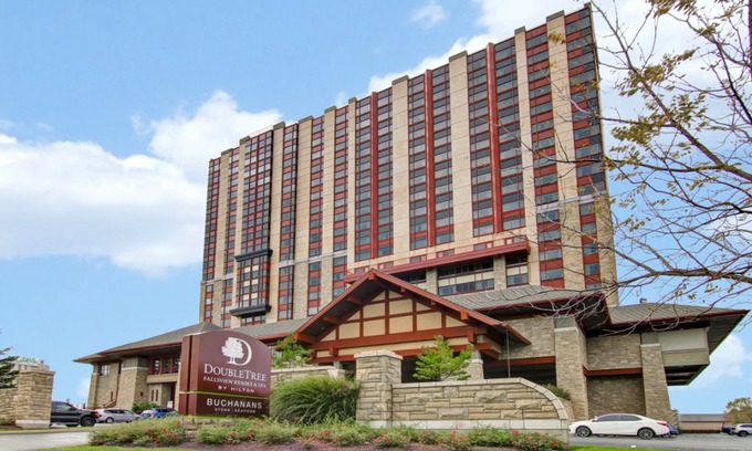 Fallsview Hotel | DoubleTree Fallsview Resort & Spa by Hilton Niagara Falls