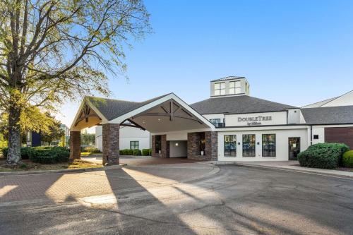 Huntsville Hotel | DoubleTree Suites by Hilton Hotel Huntsville South