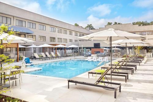 Merry Oaks Hotel | DoubleTree Suites by Hilton Nashville Airport