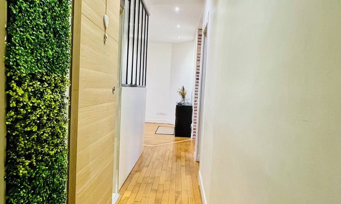 Villemomble Apartment | Douce France - 300 m RER Paris/6persons/2chambres/disney 30mn