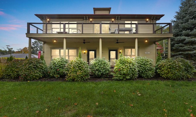 Douglas House | Douglas Hideaway