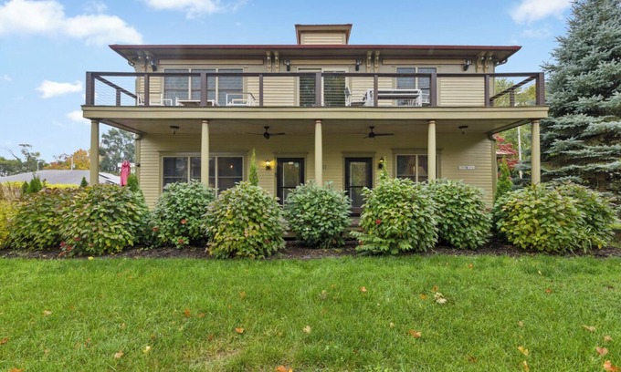 Douglas Condo | Douglas Retreat - Two bedroom condo with High-Speed WIFI, AC, Washer/Dryer.