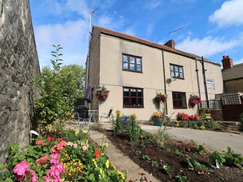 Clowne House | Dove Cottage