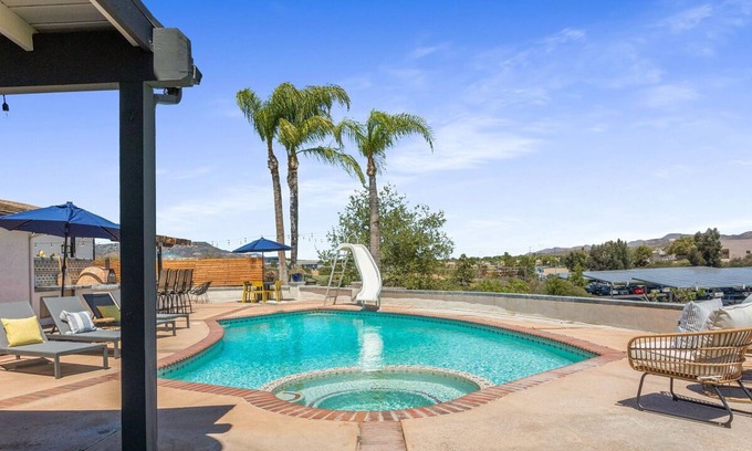 Murrieta House | Dove Creek Retreat-2 1/2 Acres w/Pool & Jacuzzi