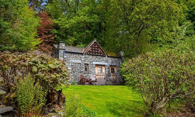 Grasmere Cottage | DOVECOT COTTAGE, pet friendly, with open fire in Grasmere