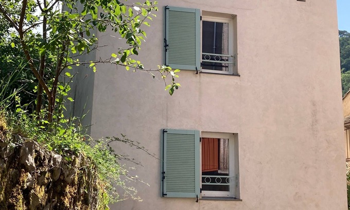 Roquesteron House | Dovecote of the 19th of 45m2, fully restored.