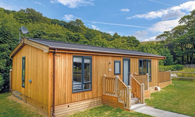 Saddleworth Cottage | DOVESTONE LUXURY LODGES (SLEEPS 4)- PET FREE in Greenfield