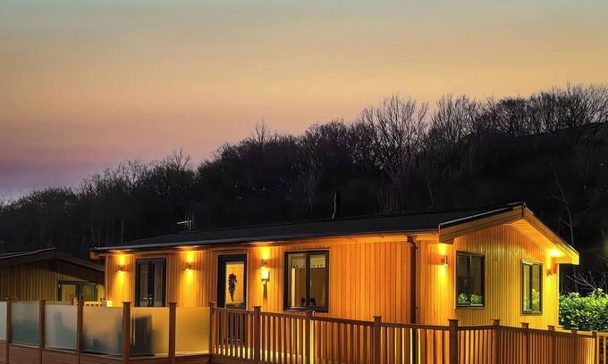 Saddleworth Cottage | DOVESTONE LUXURY LODGES (SLEEPS 4) - PETS WELCOME in Greenfield