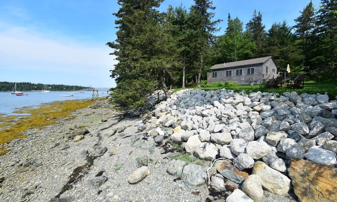 Deer Isle Cottage | Dow Road Waterfront - Privately situated