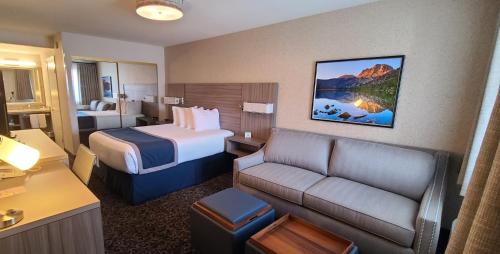 Lone Pine Hotel | Dow Villa Motel