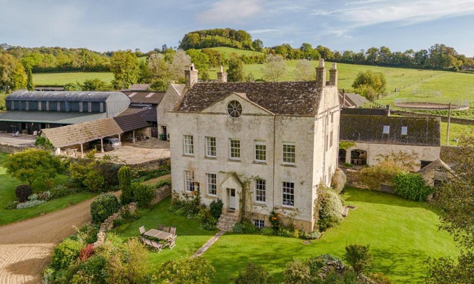 Stroud House | Down Farm Manor