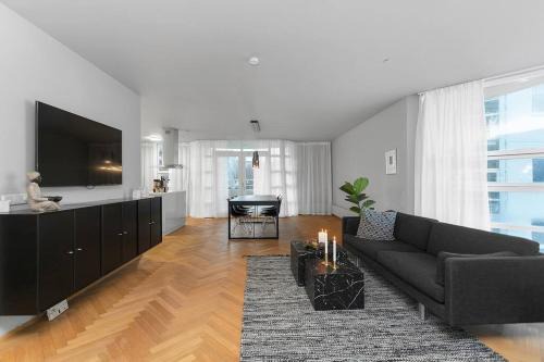 Downtown Apartment | Down town, Ocean view, free park