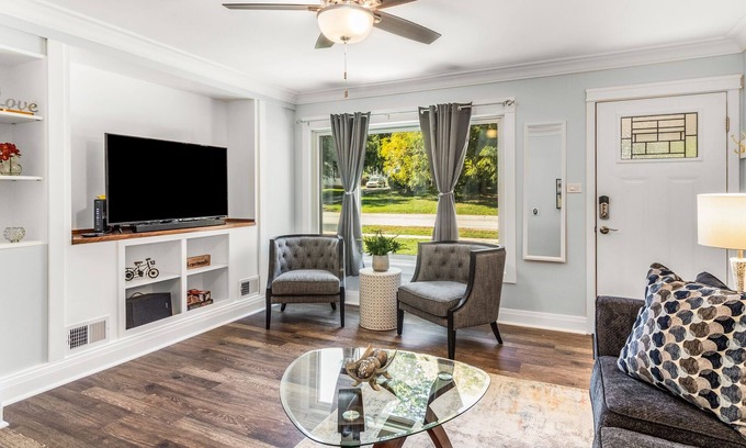 Downers Grove House | Downers Grove FHS Rental