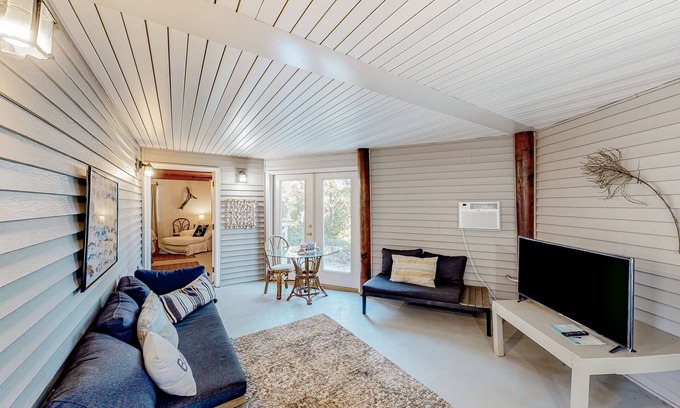 Surf Side Shores House | Downstairs duplex near the beach with full kitchen, WiFi, cable, partial AC