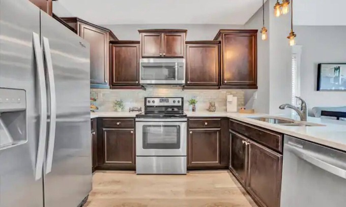 Central Business District Condo | Downton Luxury Loft with River view! 10 min to LU!