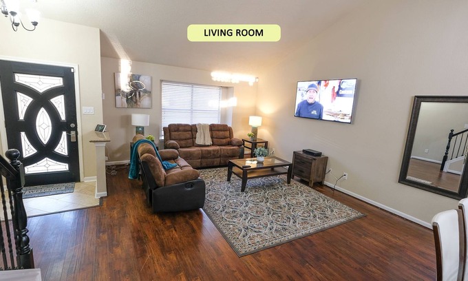 Missouri City House | Downtown 18 Miles - 8 Beds