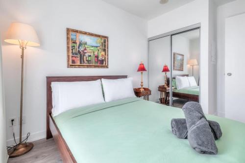 Church and Wellesley House | Downtown 1BR City Stay with Balcony and Fast Wi-Fi