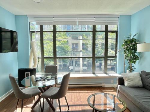 Downtown Vancouver Apartment | Downtown 1BR Condo at Granville Strip near English Bay