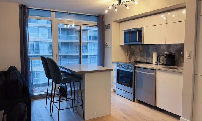 CityPlace Condo | Downtown 2 bedroom Gem with Free Parking