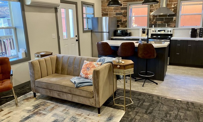 Marshall Apartment | Downtown 2BR Apartment