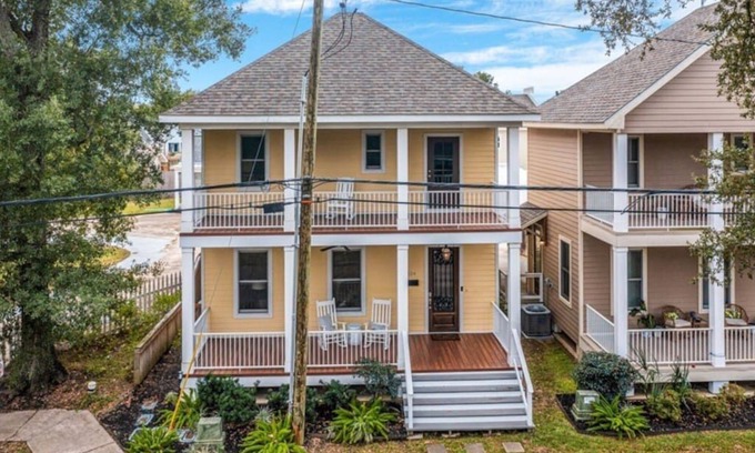 Lake Charles House | Downtown 3 bedroom Townhouse