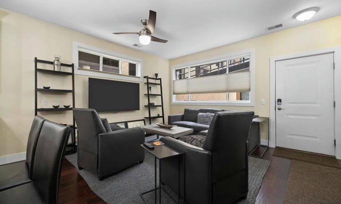 Traverse City Condo | Downtown 4 Bed, 2-bedroom condo in amazing Traverse City