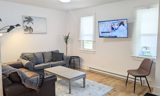 Fredericton House | downtown 4 bedroom 2 Bath