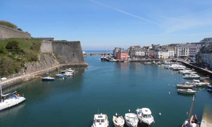 Le Palais Apartment | Downtown apartment with breathtaking view of the port and the Vauban citadel