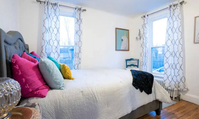 Norwich Apartment | Downtown artistic home in a historic district