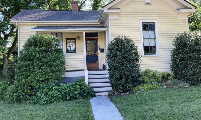 Historic Montford Cottage | Downtown Asheville, Historic Montford, Fenced in Yard for Pets