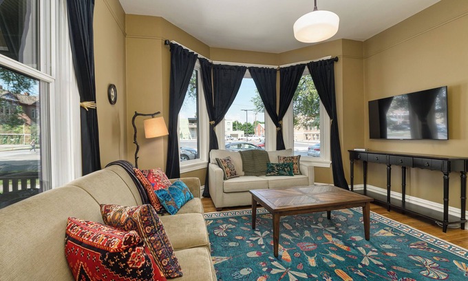 Rose Park House | Downtown at Myrtles - 2 Bedroom, 1 Bath Close to all of Missoula's Favorites