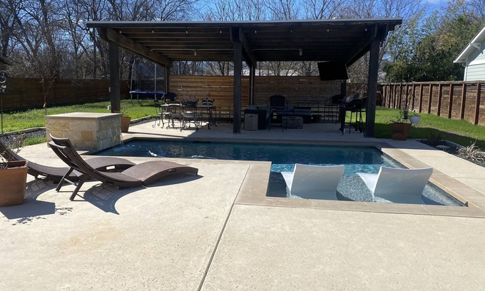 Boerne House | Downtown Boerne cottage